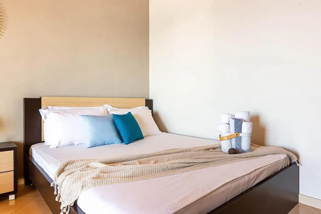 Potam'Sea Bliss 36- Beach Front, Sun Beds & Parking Himarë Daire