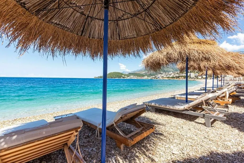 Potam'Sea Bliss 36- Beach Front, Sun Beds & Parking Himarë Daire
