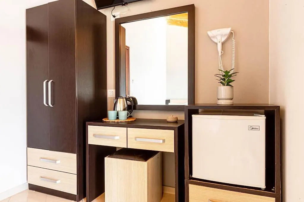 Daire Potam'Sea Bliss 36- Beach Front, Sun Beds & Parking Himarë