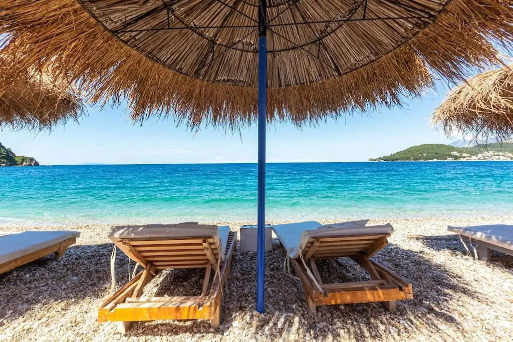 Potam'Sea Bliss 36- Beach Front, Sun Beds & Parking Himarë